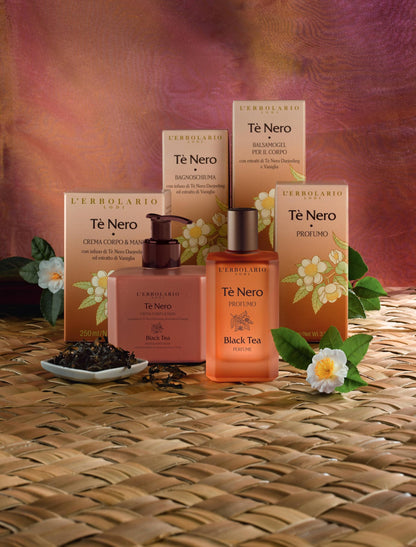 L'Erbolario Tè Nero Profumo Unisex - Eau de Parfum - Adatto come Profumo Uomo e Profumo Donna - Fragranza Floreare e Ambrata - Made in Italy - 1 Flacone da 50ml